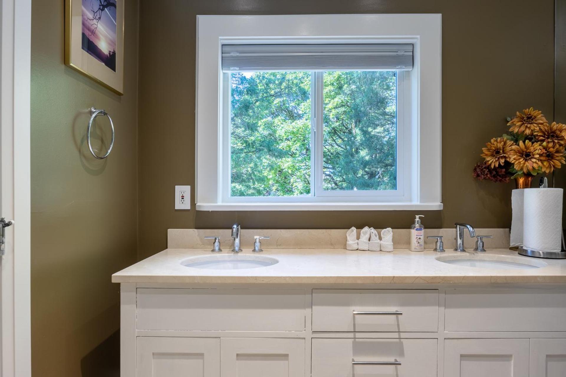 Shaughnessy Cozy Bedrooms Guest House バンクーバー エクステリア 写真