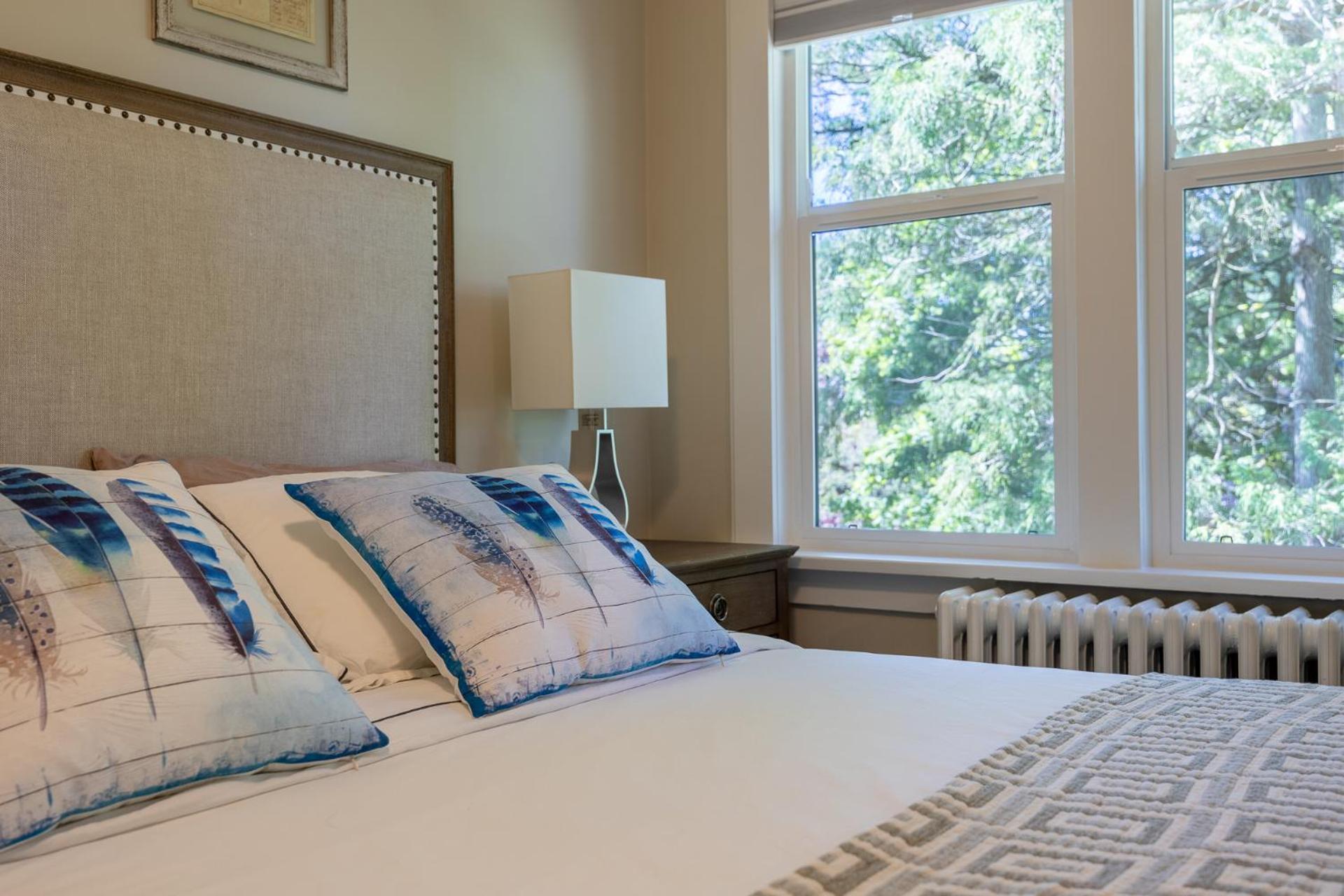 Shaughnessy Cozy Bedrooms Guest House バンクーバー エクステリア 写真
