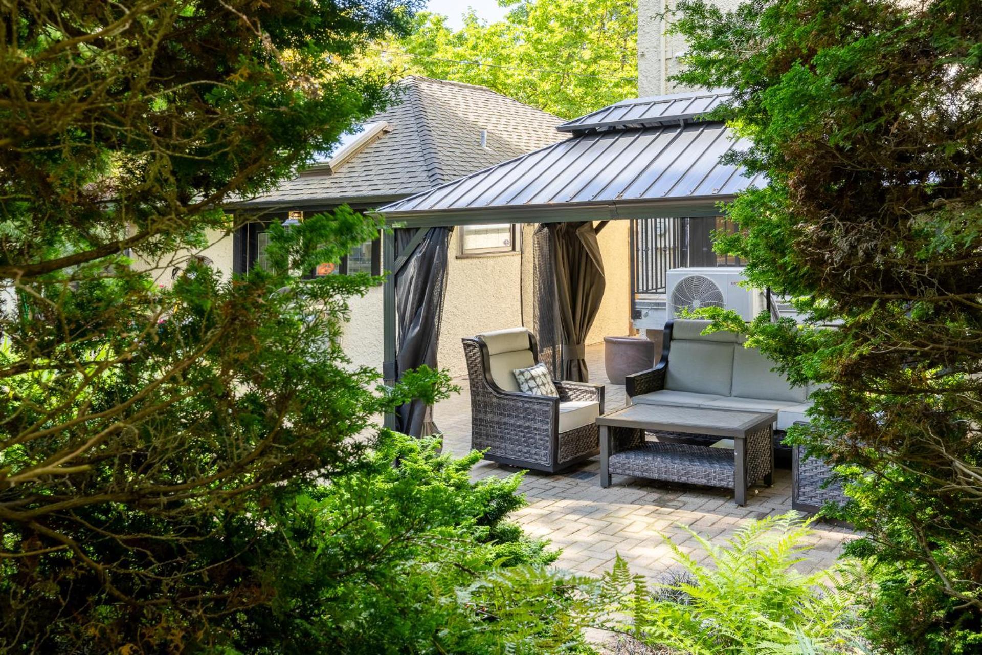 Shaughnessy Cozy Bedrooms Guest House バンクーバー エクステリア 写真