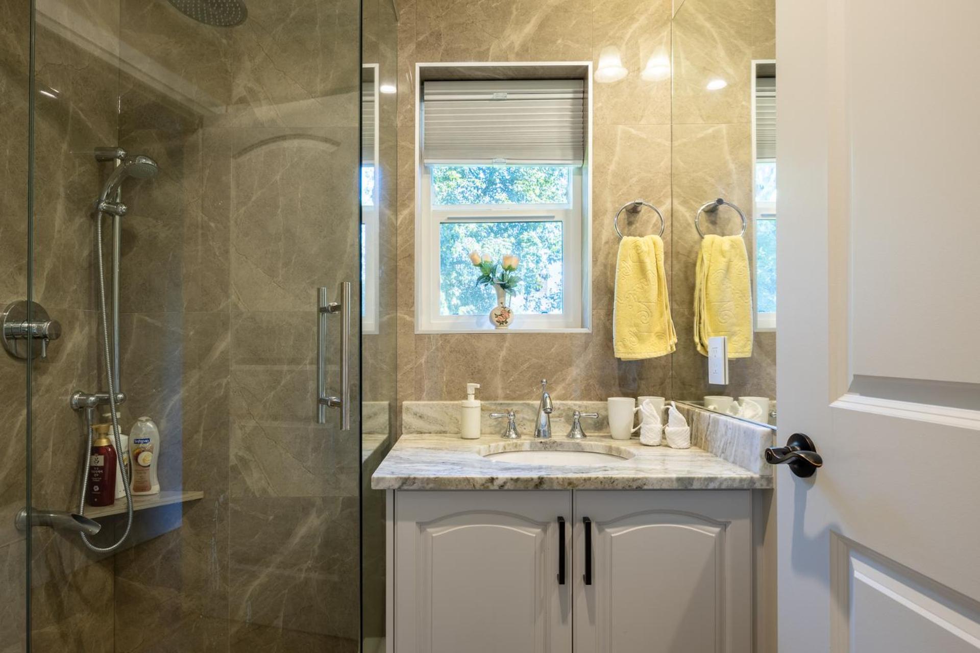 Shaughnessy Cozy Bedrooms Guest House バンクーバー エクステリア 写真