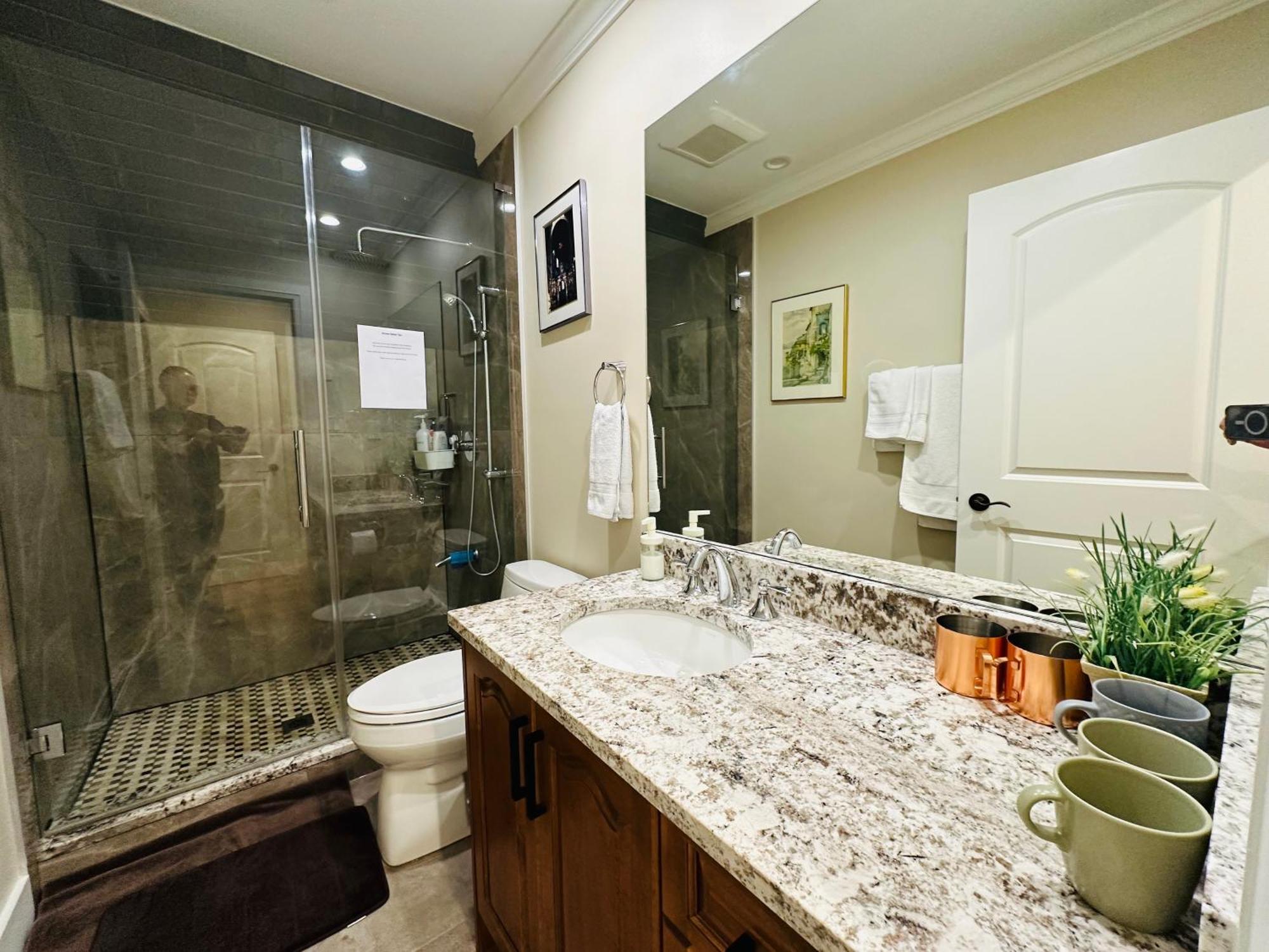 Shaughnessy Cozy Bedrooms Guest House バンクーバー エクステリア 写真