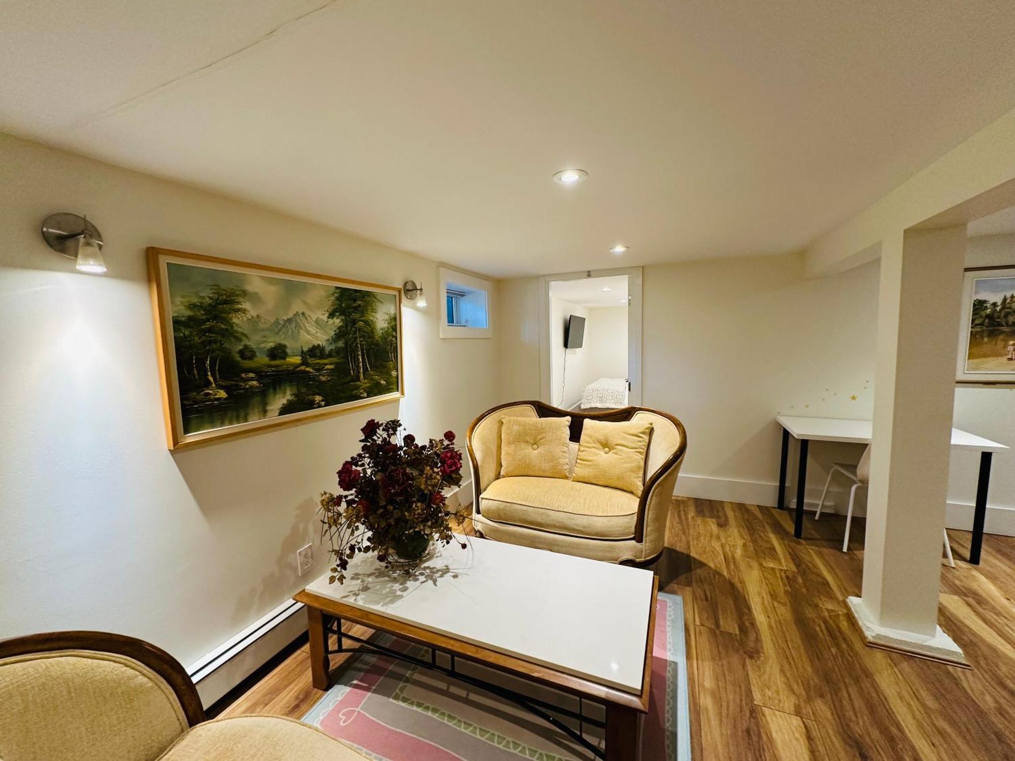 Shaughnessy Cozy Bedrooms Guest House バンクーバー エクステリア 写真