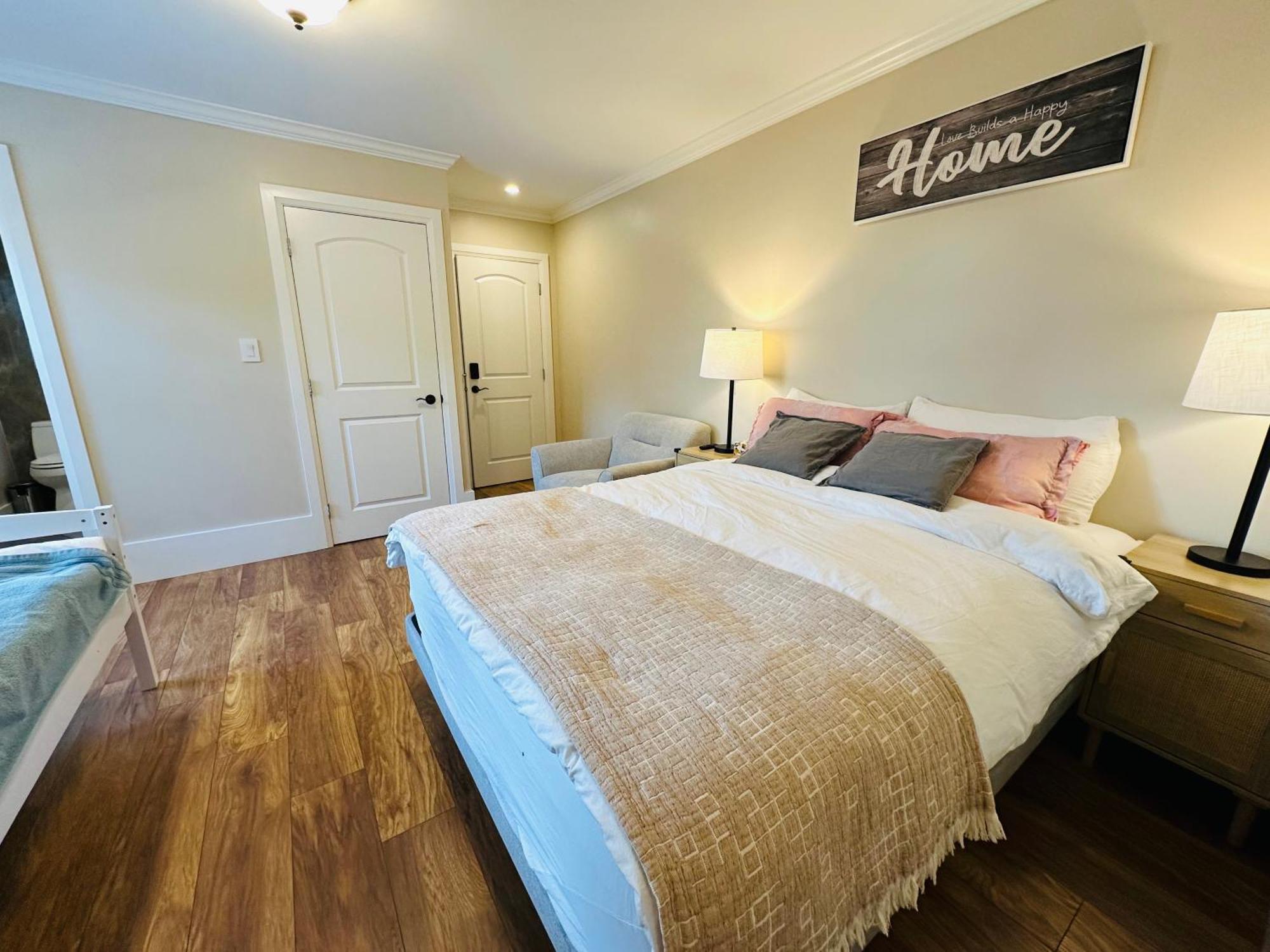 Shaughnessy Cozy Bedrooms Guest House バンクーバー エクステリア 写真